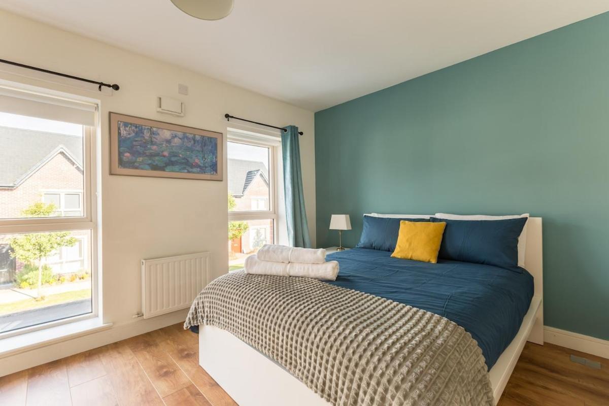 4-bed House Close To Airport, & Beaches