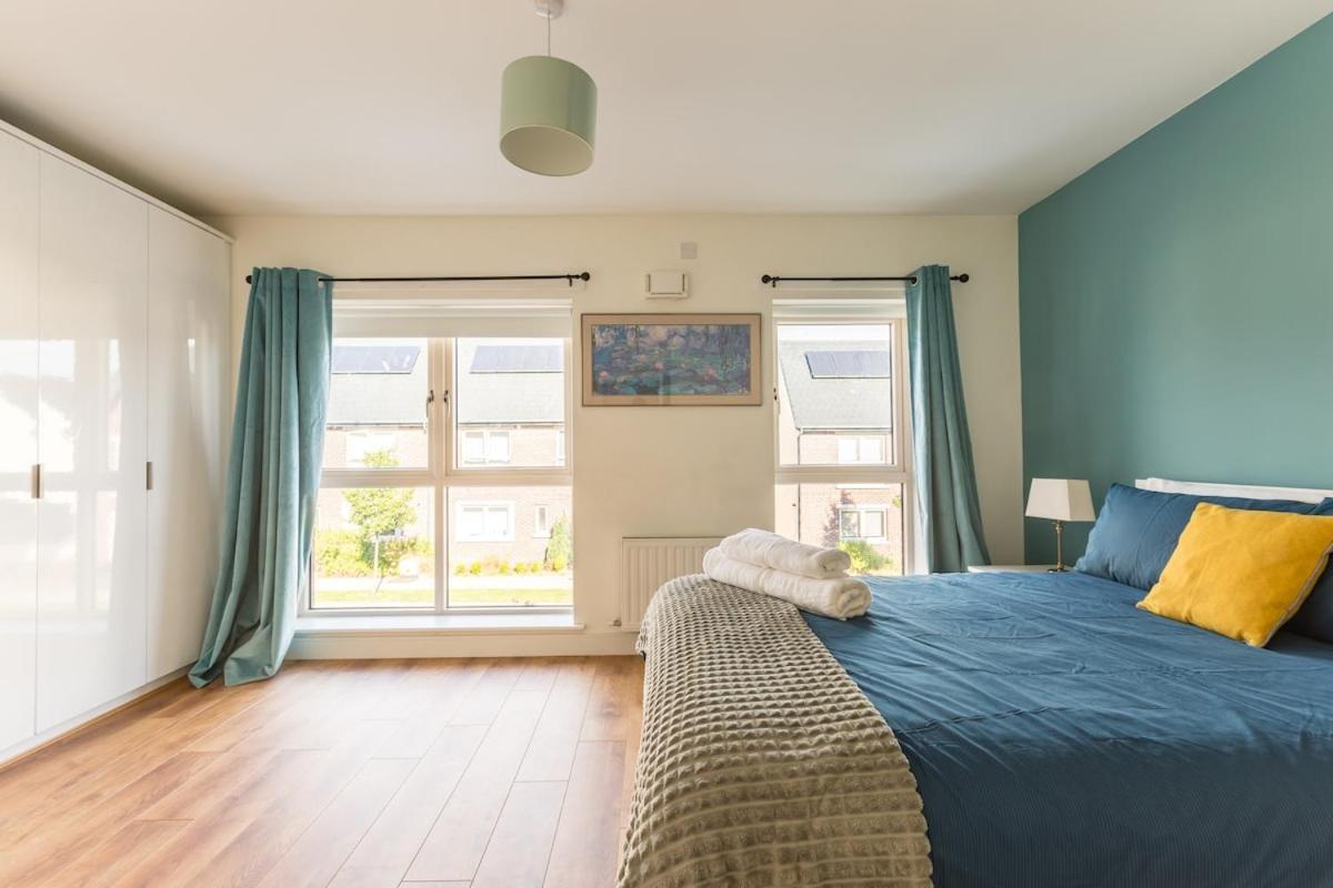 4-bed House Close To Airport, & Beaches Holiday home *