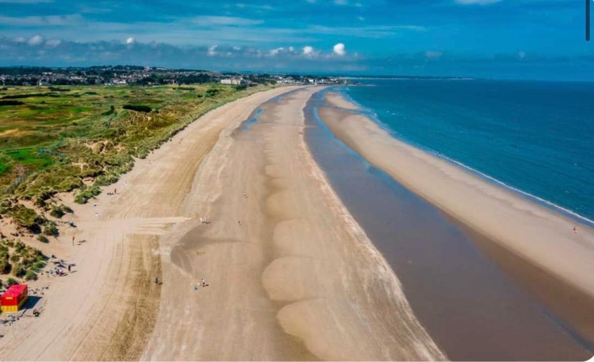 Holiday home 4-bed House Close To Airport, & Beaches *