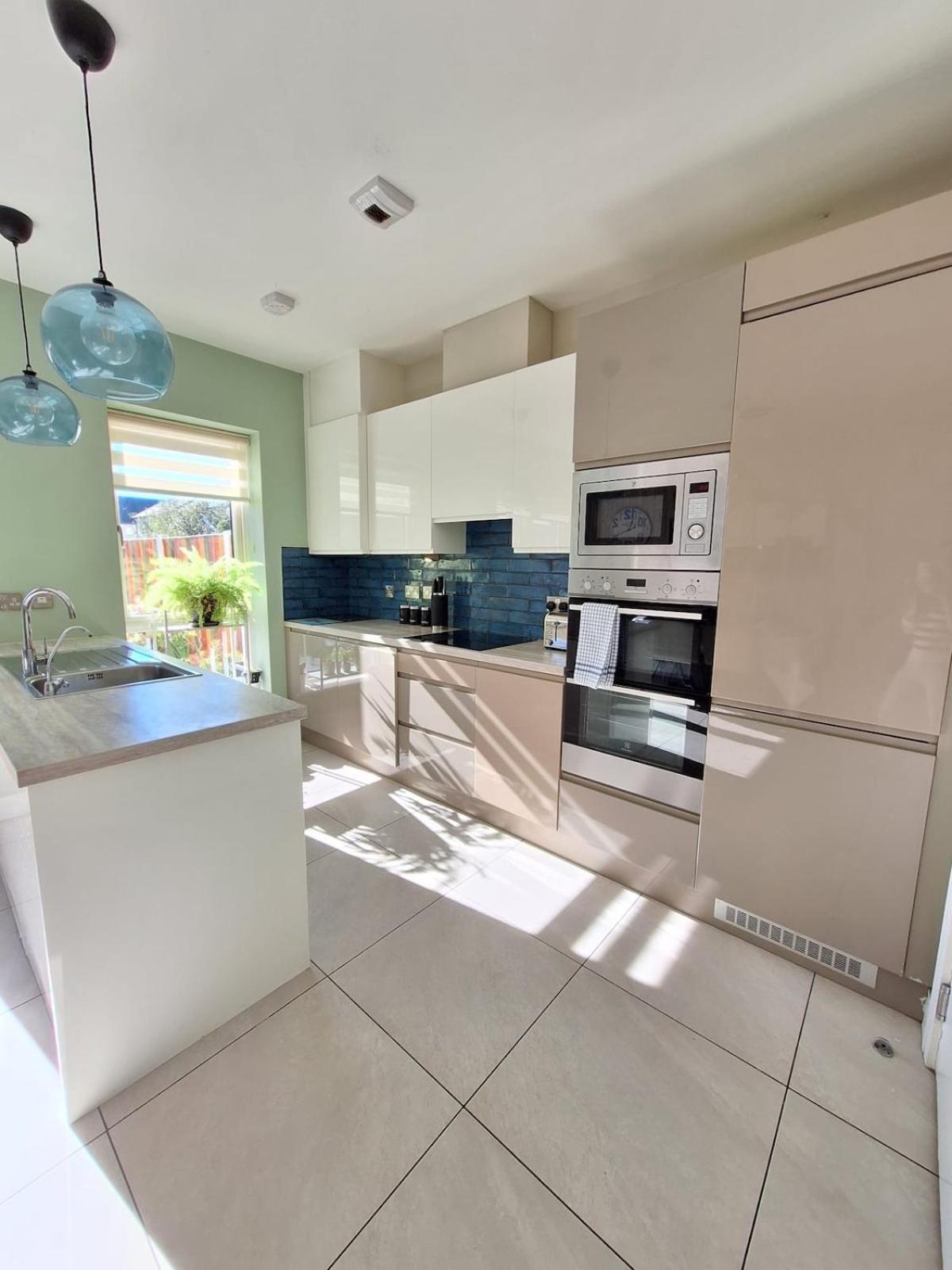 4-bed House Close To Airport, & Beaches * Dublin
