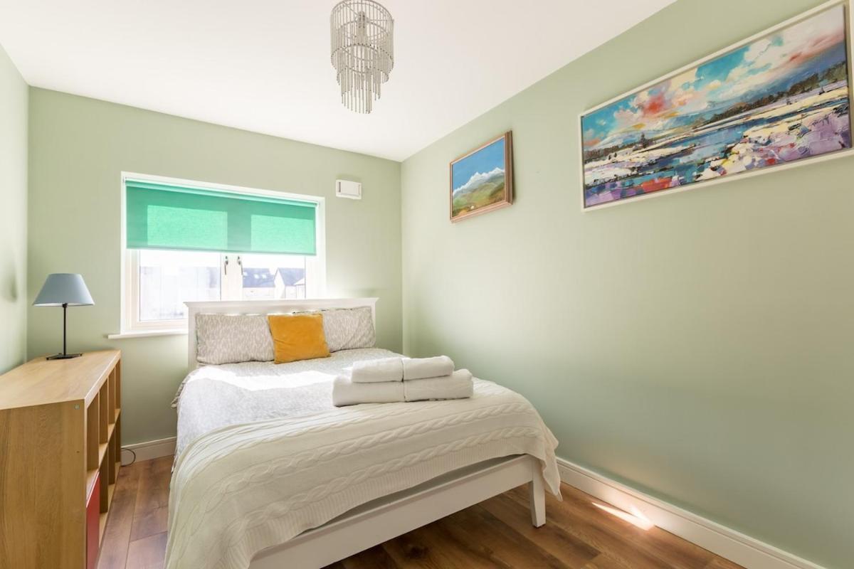 Holiday home 4-bed House Close To Airport, & Beaches Dublin