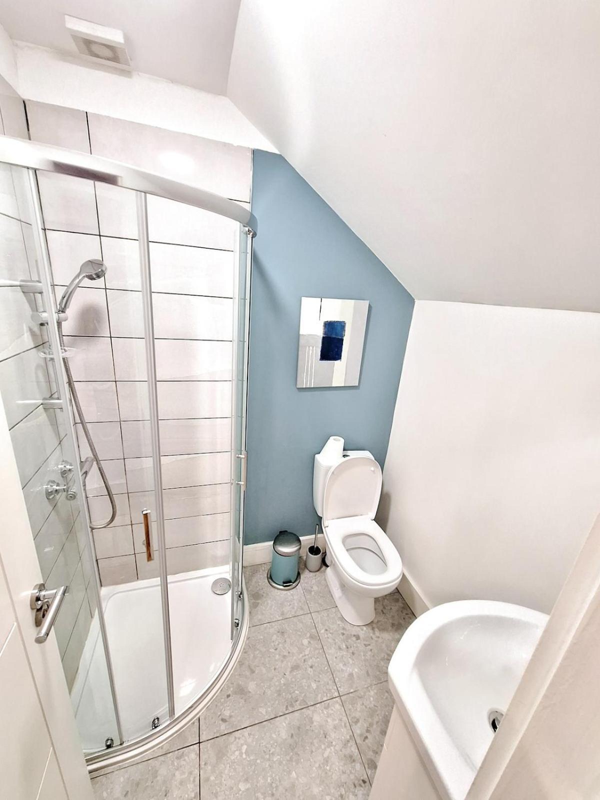 Holiday home 4-bed House Close To Airport, & Beaches Dublin